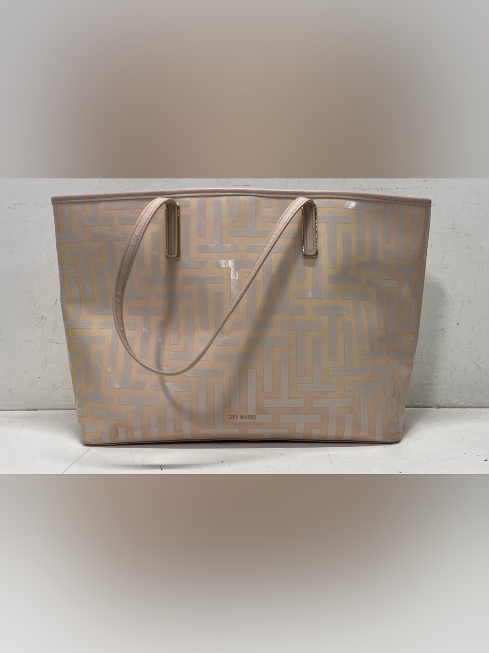 Ted Baker pale pink Patent Geometric Tote with Matching Pouch - Picture 2 of 6